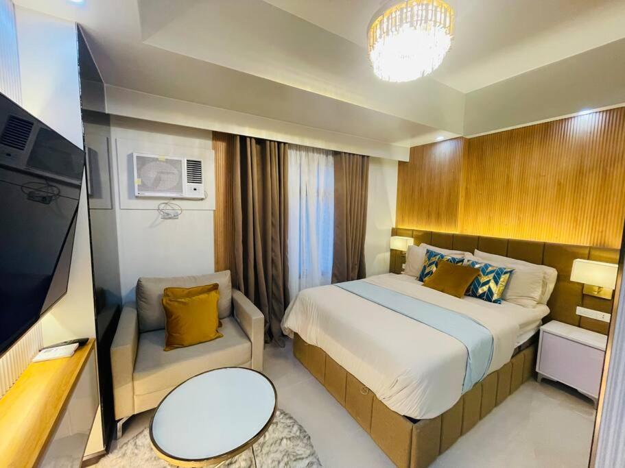 Marias Suite Near Manila Bay Free Use Of Pool Exterior photo