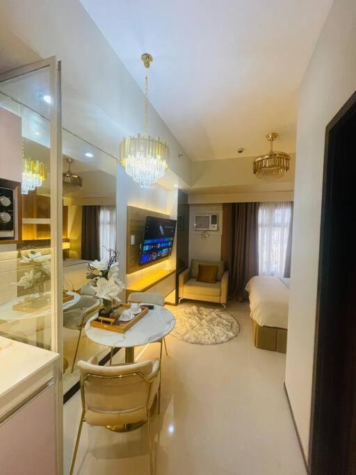 Marias Suite Near Manila Bay Free Use Of Pool Exterior photo