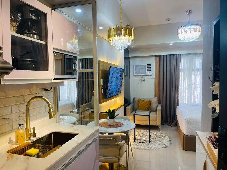 Marias Suite Near Manila Bay Free Use Of Pool Exterior photo